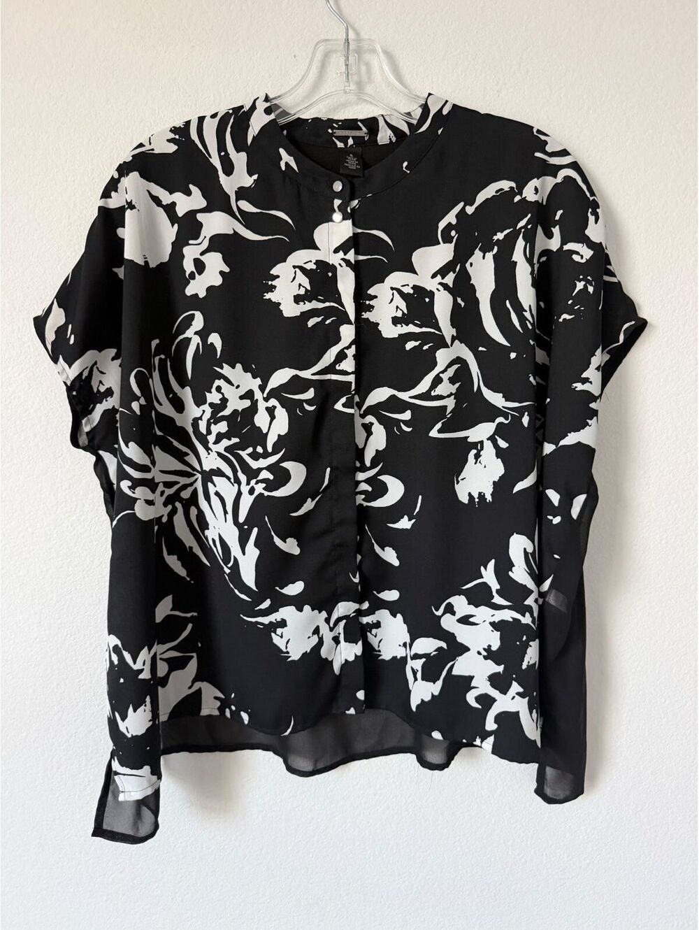 Chico’s Black Label Black/White Floral Sleeveless Button Up Sheer Shirt Size S